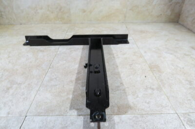 2014 JOHN DEERE GATOR XUV 825i, CARGO BOX SUPPORT BRACKET (OPS1195) - Image 2