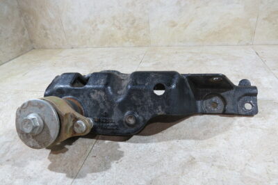 2014 JOHN DEERE GATOR XUV 825i, FRONT ENGINE MOTOR  MOUNTING BRACKET (OPS1195) - Image 4