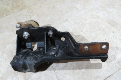 2014 JOHN DEERE GATOR XUV 825i, FRONT ENGINE MOTOR  MOUNTING BRACKET (OPS1195) - Image 5