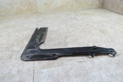 2014 JOHN DEERE GATOR XUV 825i, RIGHT RH CARGO BOX BRACKET (OPS1195) - Image 2