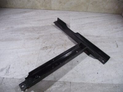 2015 JOHN DEERE 625I XUV GATOR, LEFT LH SEAT SUPPORT BRACKET (OPS1215) - Image 2