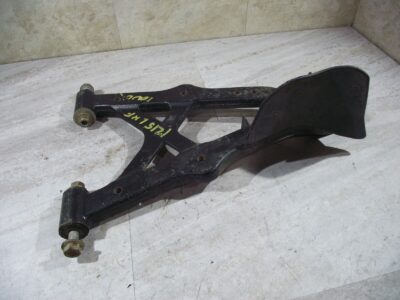 2015 JOHN DEERE 625I XUV GATOR, FRONT LEFT LH LOWER CONTROL ARM (OPS1215) - Image 4