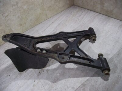 2015 JOHN DEERE 625I XUV GATOR, FRONT LEFT LH LOWER CONTROL ARM (OPS1215) - Image 7