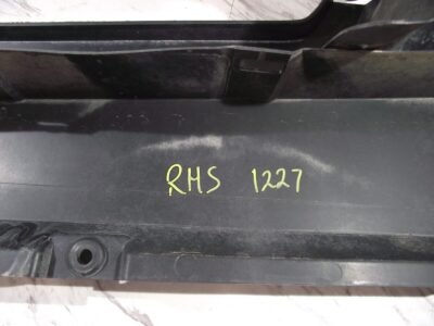 2013 JOHN DEERE RSX 850I SPORT. RIGHT RH SIDE CARGO BAX PANEL M162289 (OPS1227) - Image 2