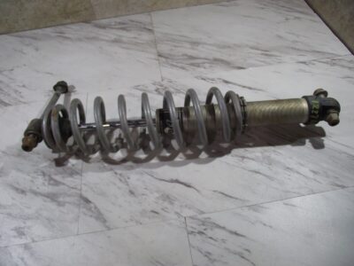 2013 JOHN DEERE RSX 850I SPORT. REAR LEFT LH SHOCK ABSORBER AM140138 (OPS1227) - Image 3